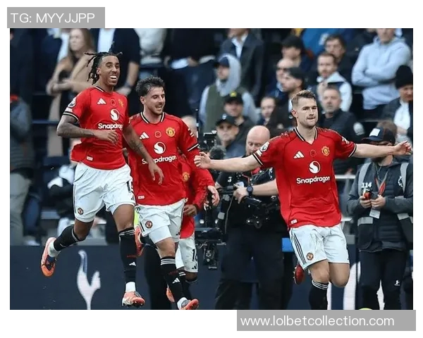 中超联赛热刺逆转曼联精彩瞬间回顾引发全场热烈反响