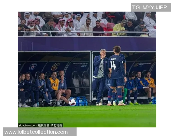 西甲激战巴黎圣日耳曼小胜切尔西乌龙球引发争议与热议