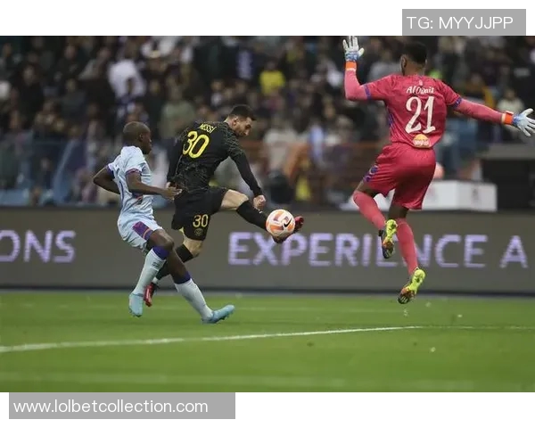 中超赛场惊现冷门巴黎圣日耳曼逆转多特蒙德引发全场狂欢