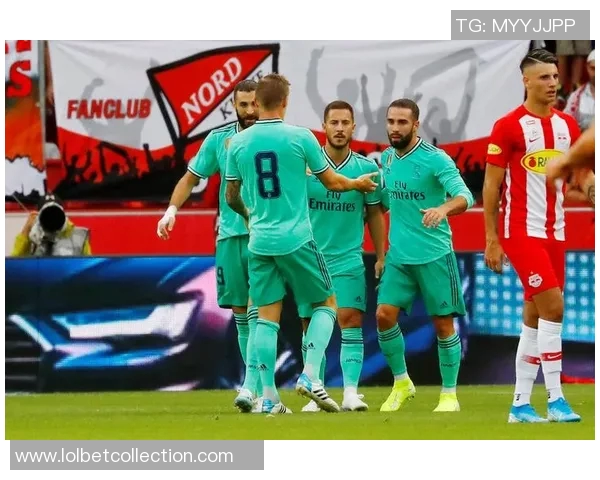 波尔图与皇马友谊赛战平绝杀时刻引发全场热烈反响 波尔图与皇马友谊赛战平绝杀时刻引发全场热烈反响