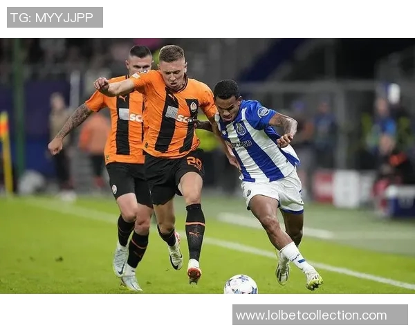 西甲激战：皇马与波尔图战平精彩瞬间回顾与集锦分享