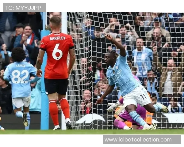 英超激战:里昂狂胜曼联五球惨败引发全场震动 英超激战:里昂狂胜曼联五球惨败引发全场震动