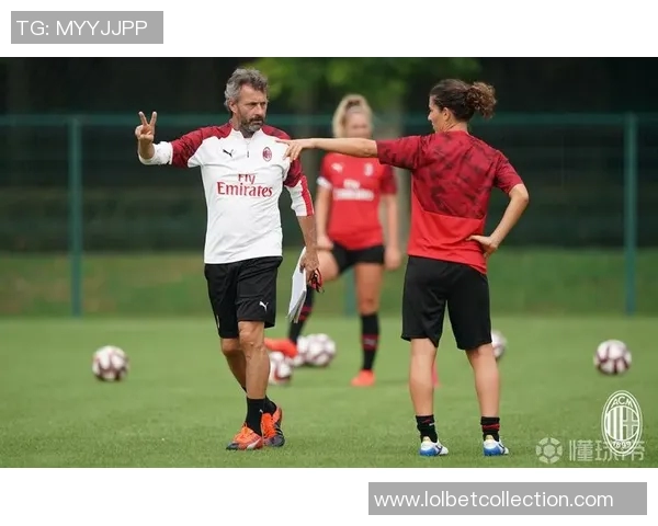 友谊赛精彩回顾：那不勒斯大胜里昂红牌事件引发全场热议